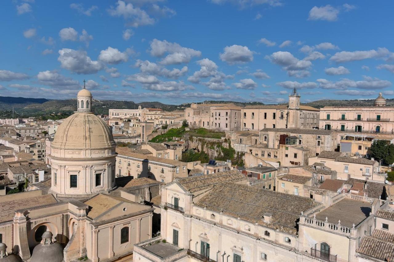Отель Palazzo Trigona Dependance Ното Экстерьер фото